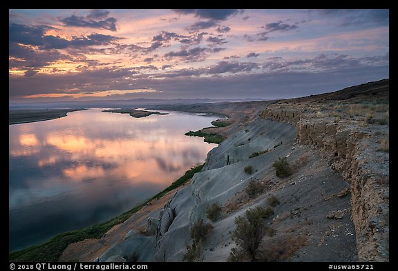 Columbia River and White Bluffs at sunset, Wahluke Unit, Hanford Reach National Monument. Washington