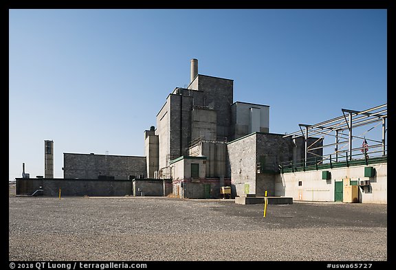 Nuclear reactor B, Hanford Unit, Manhattan Project National Historical Park. Washington (color)