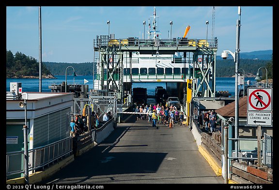 Ferry arrival, Friday Harbor, San Juan Island. Washington (color)