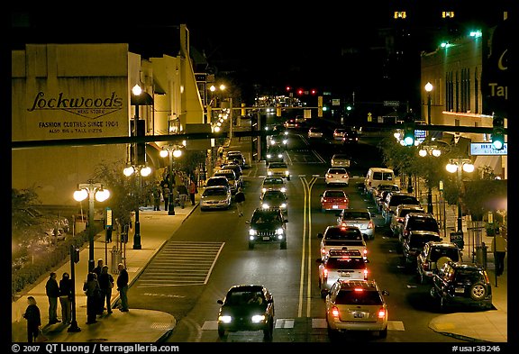 Central avenue with lots of cars and pedestrican on street. Hot Springs, Arkansas, USA (color)