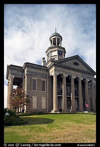 Old courthouse museum. Vicksburg, Mississippi, USA (color)