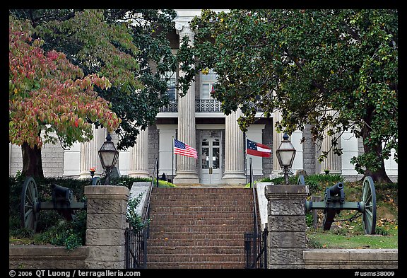 Cannons in front of the old courthouse museum. Vicksburg, Mississippi, USA (color)