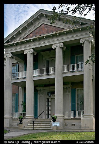 Magnolia Hall. Natchez, Mississippi, USA (color)