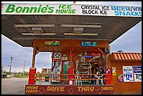 Drive-in convenience store. Arizona, USA (color)