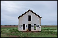 Abandoned house with graffiti, Mosca. Colorado, USA ( color)