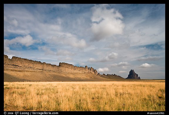 Serrated volcanic ridge leading to Shiprock. Shiprock, New Mexico, USA
