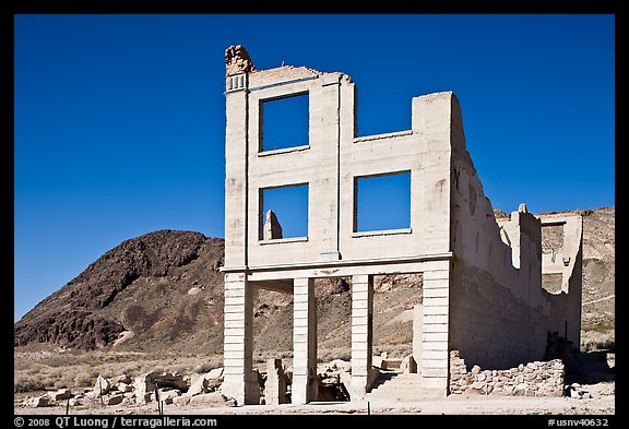 Ruined bank in  Ryolite ghost town. Nevada, USA