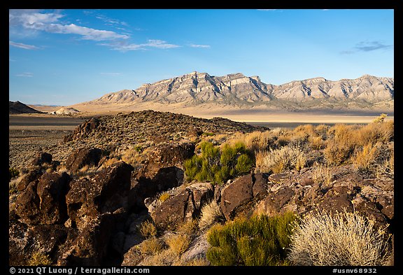 Volcanic boulders and Meeker Peak. Basin And Range National Monument, Nevada, USA
