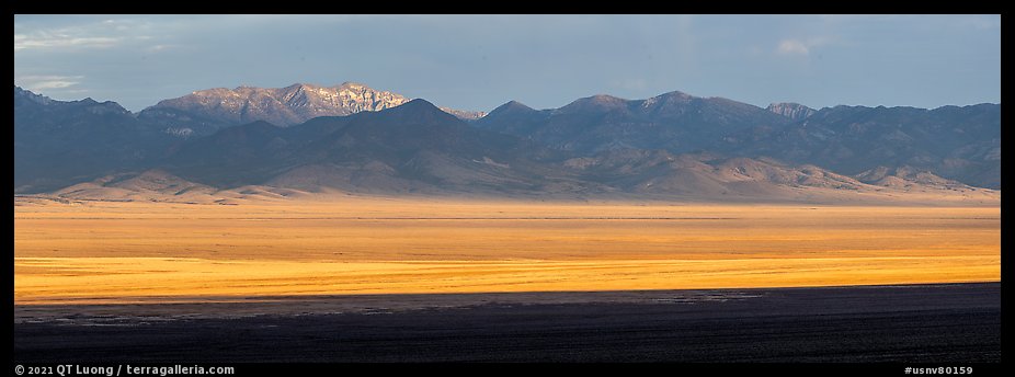 Garden Valley and Worthington Peak, sunrise. Basin And Range National Monument, Nevada, USA (color)