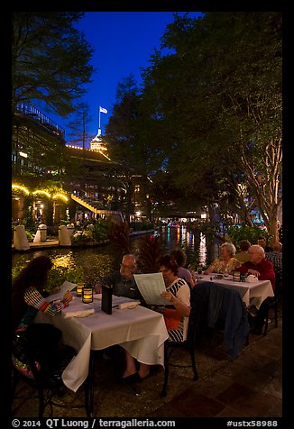 Riverside dinning on the Riverwalk. San Antonio, Texas, USA (color)