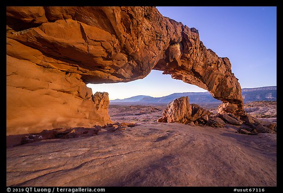 Sunset Arch, dawn. Grand Staircase Escalante National Monument, Utah, USA (color)