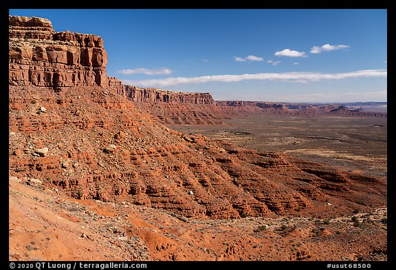 Cliffs and Valley of the Gods from Moki Dugway. Bears Ears National Monument, Utah, USA (color)