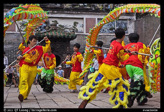Traditional dragon dance, Thien Hau Pagoda, district 5. Cholon, District 5, Ho Chi Minh City, Vietnam (color)