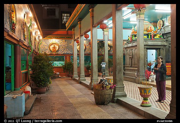 hindu temples interior
