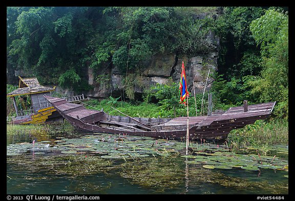 Sunken boats, Trang An. Ninh Binh,  Vietnam