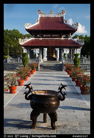 Urn and shrine, Hang Duong Cemetery. Con Dao Islands, Vietnam (color)
