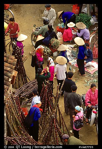 Cane sugar stand seen from above, Cho Ra Market. Northeast Vietnam (color)