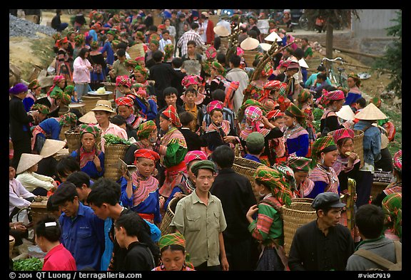 Crowded market. Bac Ha, Vietnam (color)